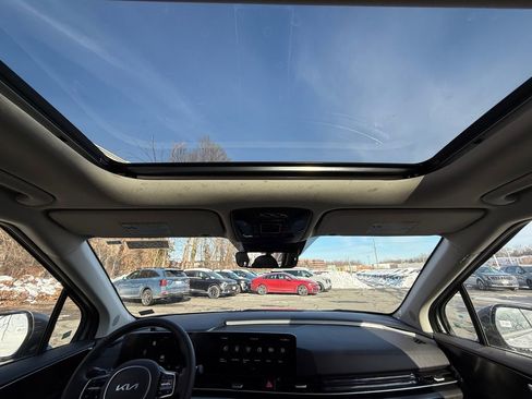 New 2026 Kia Carnival SX w/ SX Dark Edition Package FWD image 27