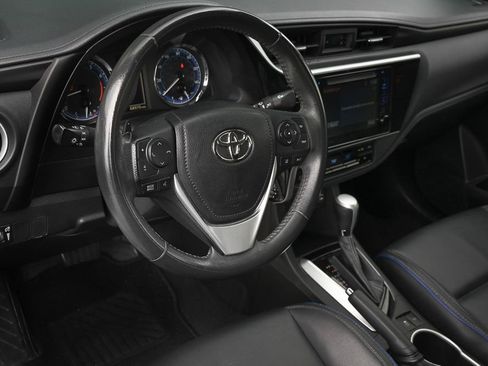 Used 2018 Toyota Corolla XSE FWD image 5