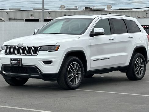 Used 2022 Jeep Grand Cherokee Limited w/ Trailer Tow Group IV image 8