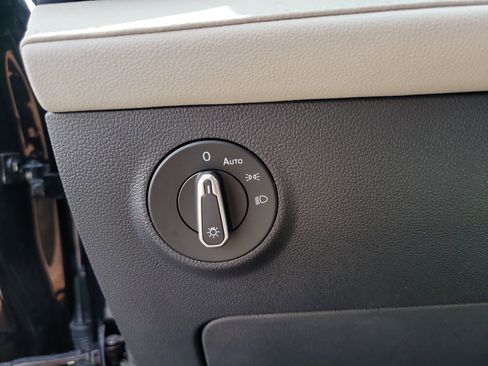 Used 2025 Volkswagen Taos S image 32