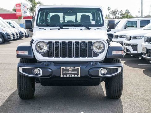 New 2026 Jeep Gladiator Sport image 2