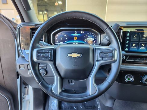 Used 2023 Chevrolet Silverado 1500 LT w/ Work Truck Package AWD/4WD image 15