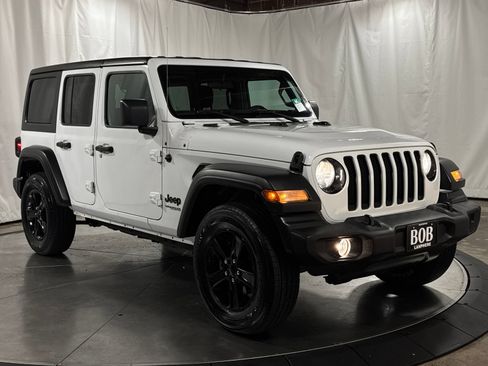 Used 2022 Jeep Wrangler Unlimited Sport AWD/4WD image 7