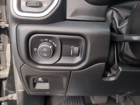 Used 2023 RAM 1500 Big Horn AWD/4WD image 30