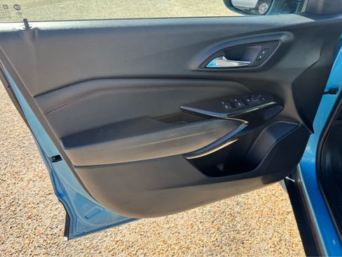 Used 2025 Chevrolet Trax RS w/ Driver Confidence Package image 18