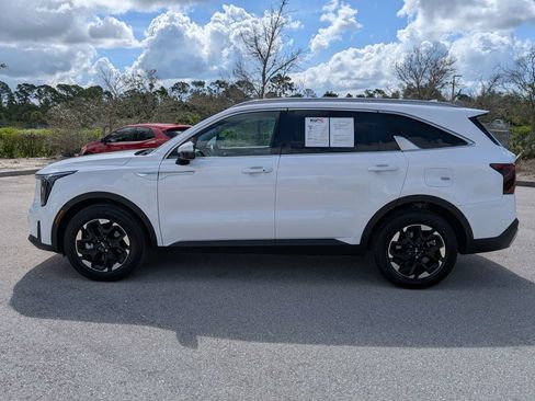 Used 2025 Kia Sorento S w/ Panoramic Sunroof Package FWD image 8