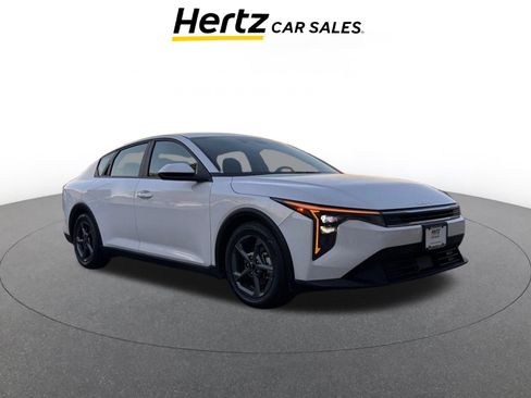 Used 2025 Kia K4 LXS image 1