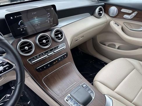 Used 2020 Mercedes-Benz GLC 300 4MATIC image 26