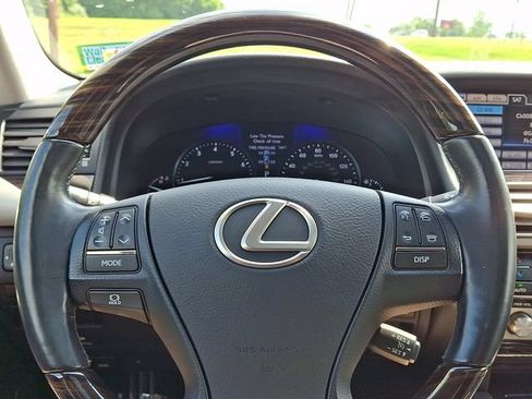 Used 2014 Lexus LS 460 AWD w/ Comfort Package image 19