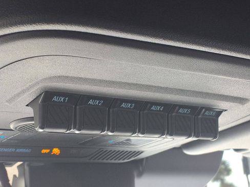 Used 2025 Ford Bronco Badlands AWD/4WD image 22
