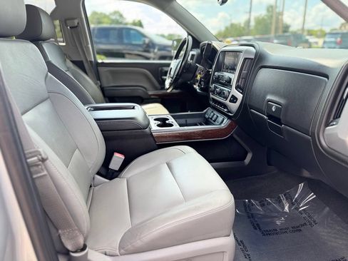 Used 2015 GMC Sierra 1500 SLT w/ SLT Preferred Package AWD/4WD image 10