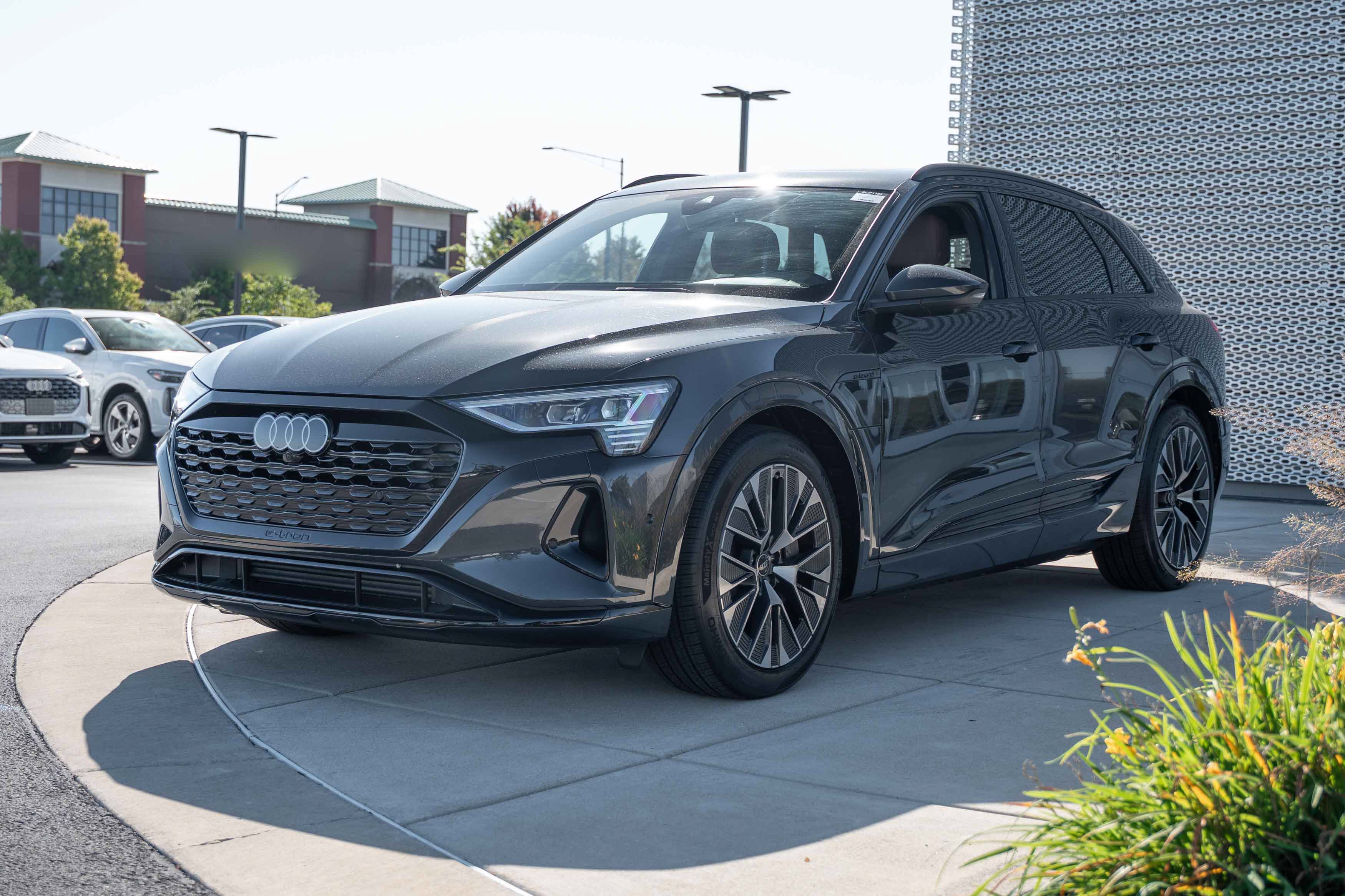 Certified 2024 Audi Q8 e-tron Premium Plus AWD/4WD image 4