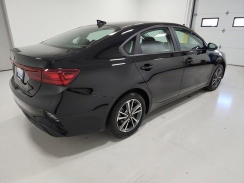 Used 2023 Kia Forte LXS image 11