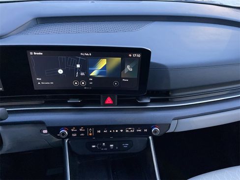 Used 2026 Kia Carnival SX image 18