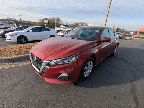 Used 2022 Nissan Altima 2.5 SV image 3