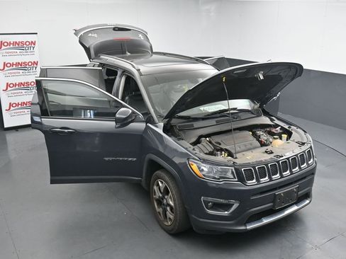 Used 2018 Jeep Compass Limited w/ Navigation Group AWD/4WD image 25