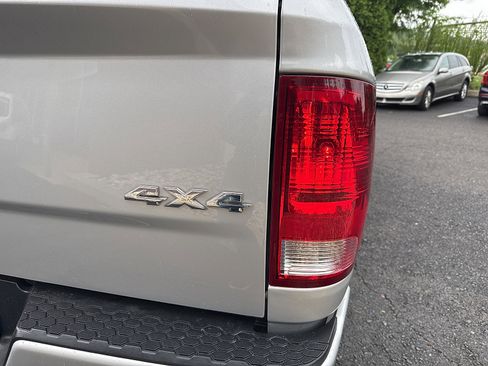 Used 2015 RAM 1500 Express AWD/4WD image 21