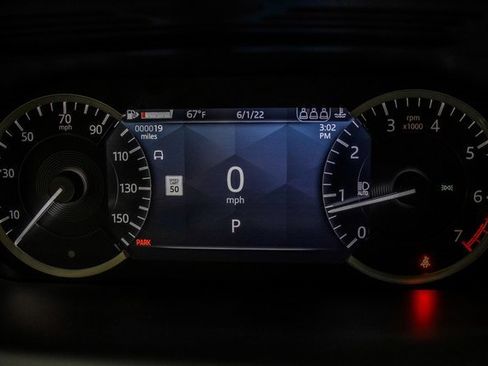 Used 2023 Land Rover Discovery Sport SE R-Dynamic image 17