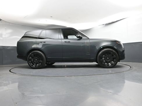 Used 2025 Land Rover Range Rover SE AWD/4WD image 30