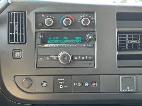 Certified 2021 GMC Savana 2500 w/ Driver Convenience Package RWD image 18