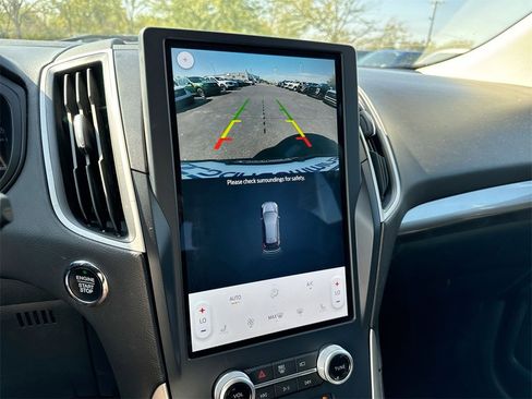 Used 2023 Ford Edge SEL image 14