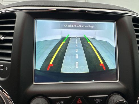 Used 2018 Jeep Grand Cherokee Altitude image 24