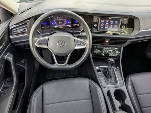 Used 2024 Volkswagen Jetta SE image 25