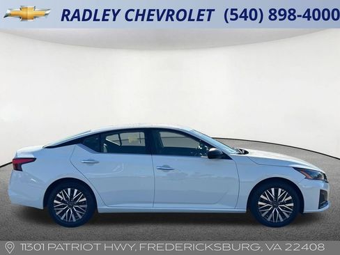 Used 2025 Nissan Altima 2.5 SV FWD image 20