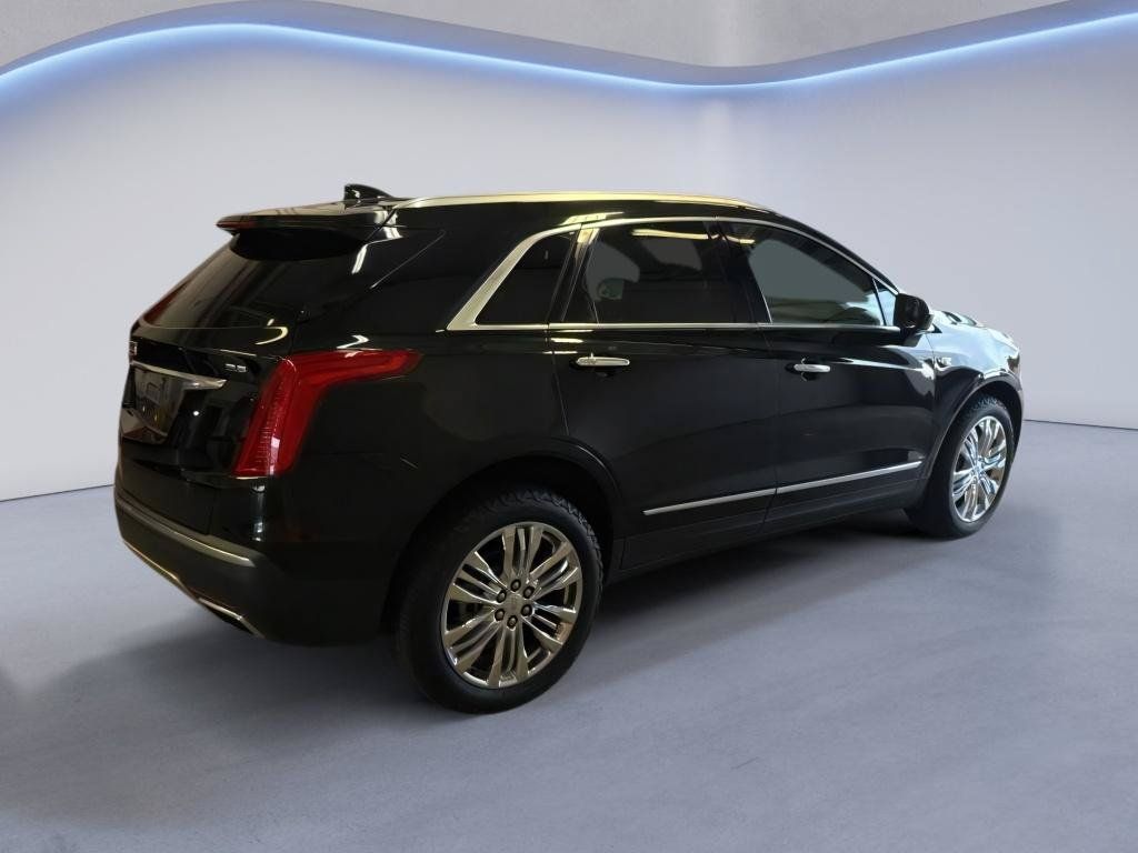 Used 2017 Cadillac XT5 Platinum w/ Driver Assist Package AWD/4WD image 8
