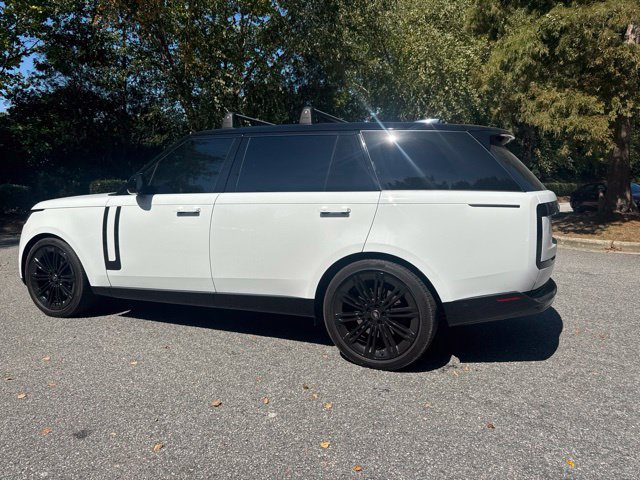 Certified 2025 Land Rover Range Rover Long Wheelbase SE AWD/4WD image 3