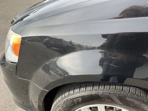 Used 2016 Dodge Grand Caravan SXT w/ Rear Park Assist Package image 4