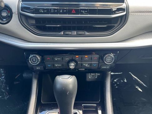 Used 2025 Jeep Compass Limited AWD/4WD image 14