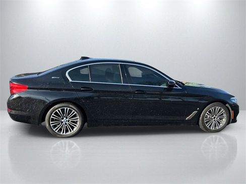 Used 2019 BMW 530e w/ Convenience Package image 8