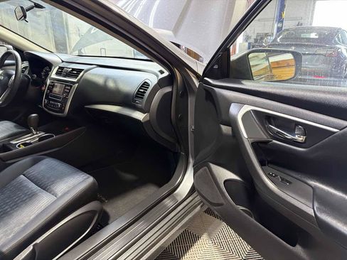 Used 2017 Nissan Altima 2.5 SV FWD image 25