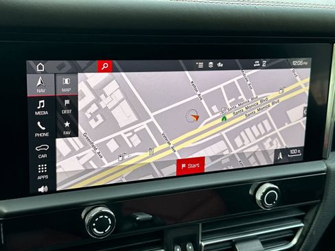 Used 2025 Porsche Macan S image 22