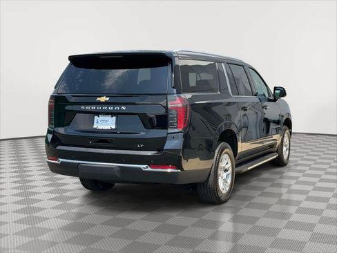 Used 2025 Chevrolet Suburban LT AWD/4WD image 7