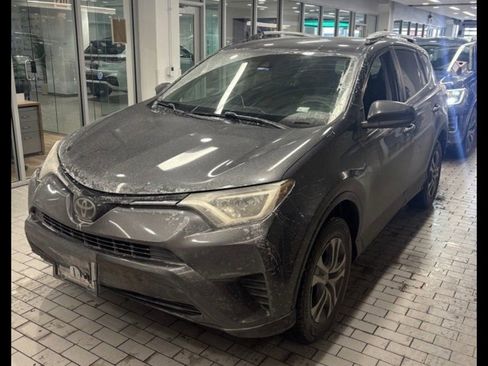 Used 2017 Toyota RAV4 LE image 3