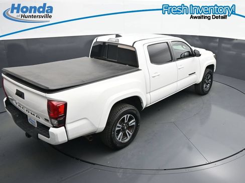 Used 2019 Toyota Tacoma TRD Sport AWD/4WD image 24