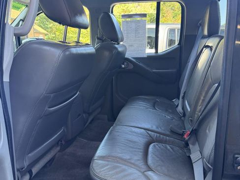 Used 2014 Nissan Frontier SL w/ SL Moonroof Package AWD/4WD image 17