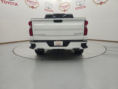 Used 2023 Chevrolet Silverado 1500 High Country w/ High Country Premium Package AWD/4WD image 7