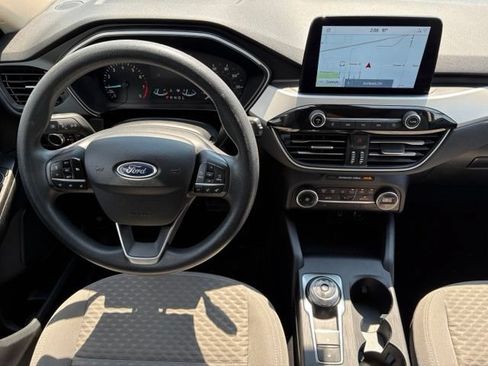 Used 2020 Ford Escape SE FWD image 3