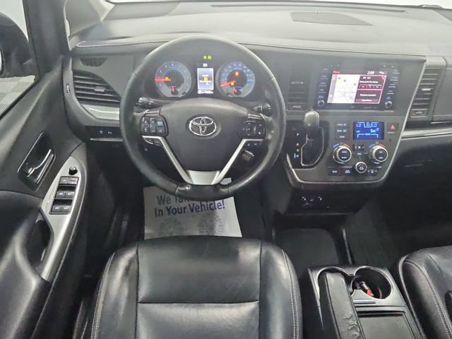 Used 2020 Toyota Sienna SE Premium w/ Nightshade Edition FWD image 15