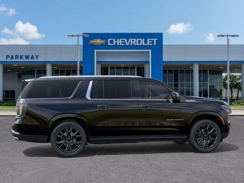 New 2026 Chevrolet Suburban High Country RWD image 5