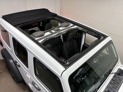 Used 2020 Jeep Wrangler Unlimited Rubicon AWD/4WD image 6