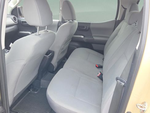 Used 2019 Toyota Tacoma SR5 image 9