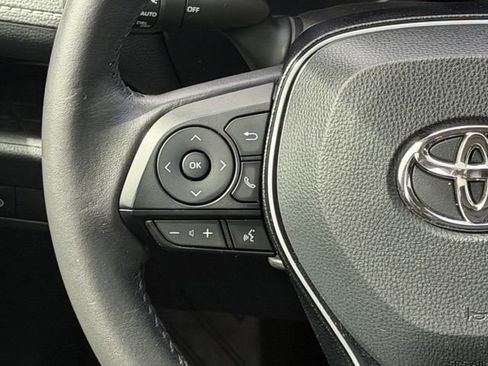 Used 2021 Toyota RAV4 XLE Premium FWD image 12