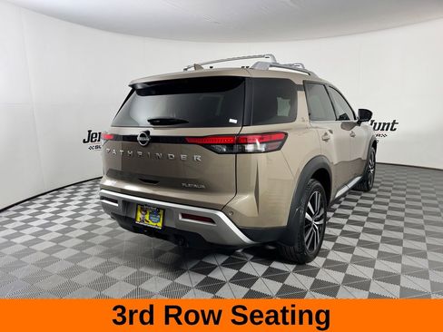 Used 2024 Nissan Pathfinder Platinum image 7
