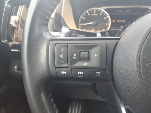 Used 2022 Nissan Pathfinder SV w/ SV Premium Package AWD/4WD image 28