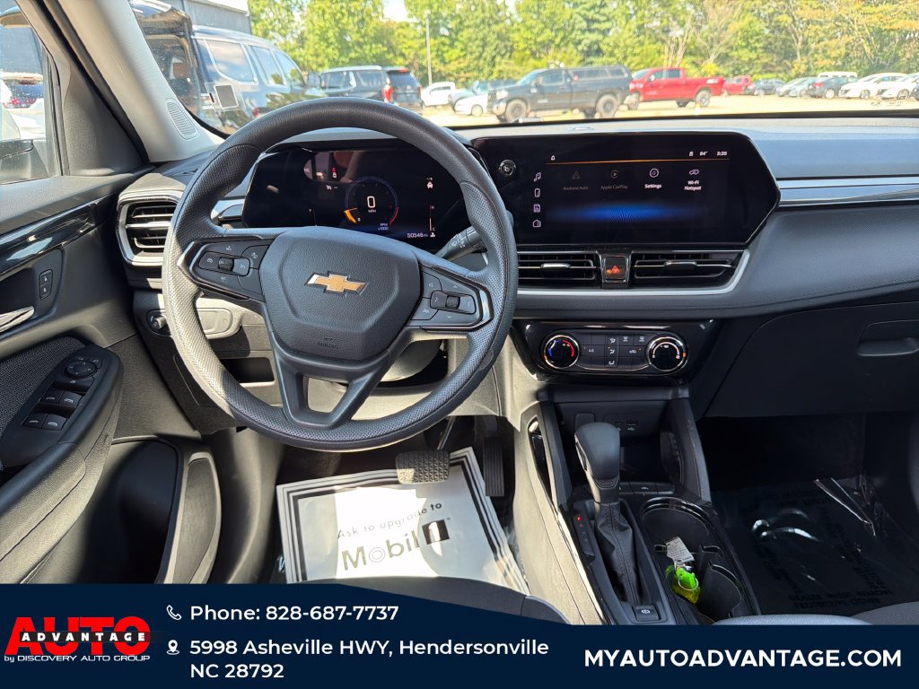 Used 2025 Chevrolet TrailBlazer LT FWD image 32