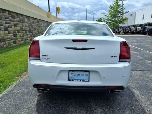 Used 2023 Chrysler 300 Touring L w/ Popular Equipment Group AWD/4WD image 9